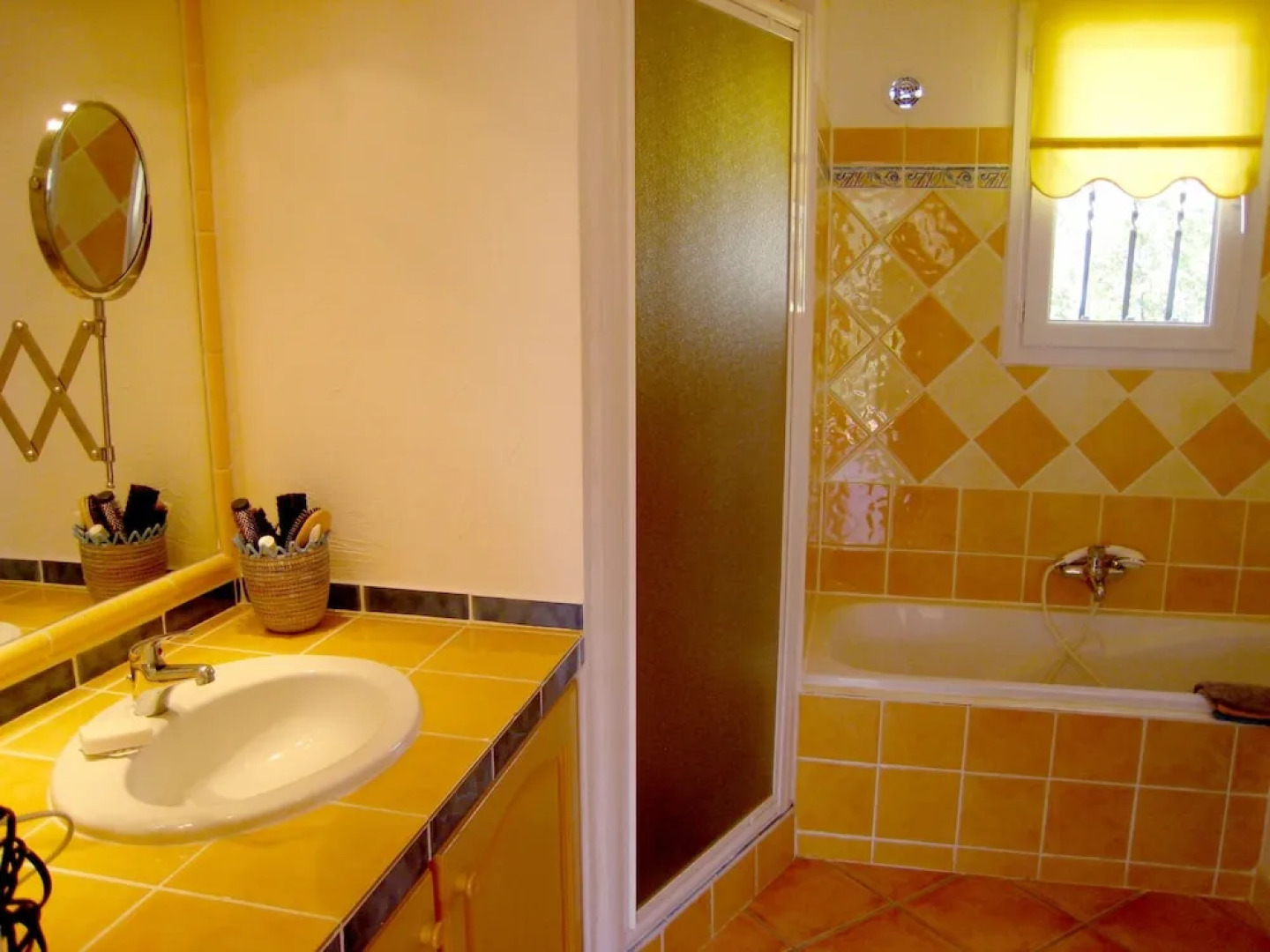 Gorgeous Villa in Bagnols-en-Foret with Swimming Pool