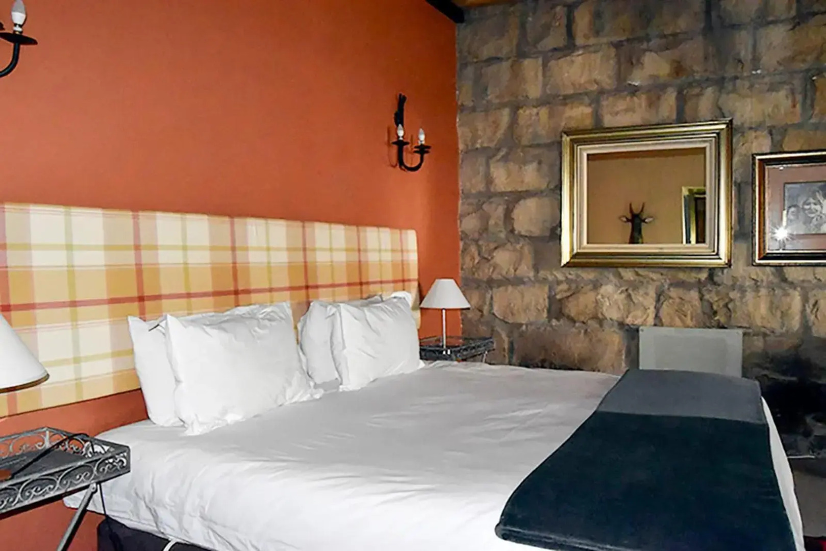 The Clarens Country House