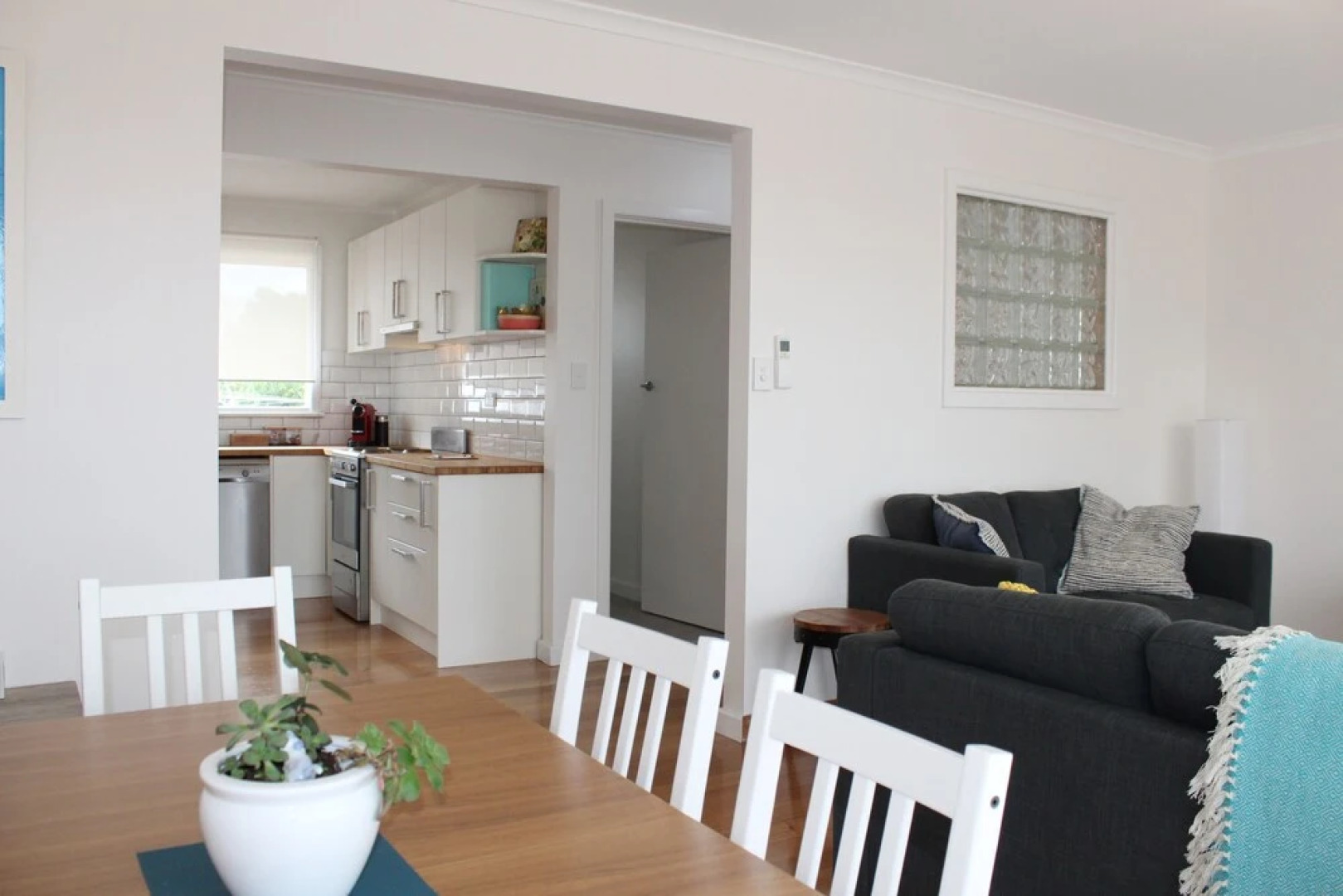 Newly Renovated Villa - Waters Edge