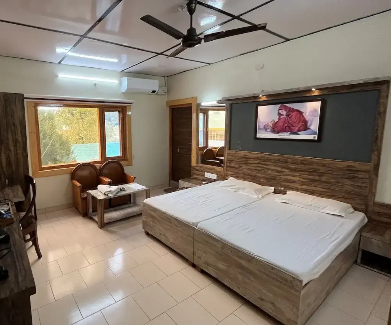 Pops Hotel and Restaurant