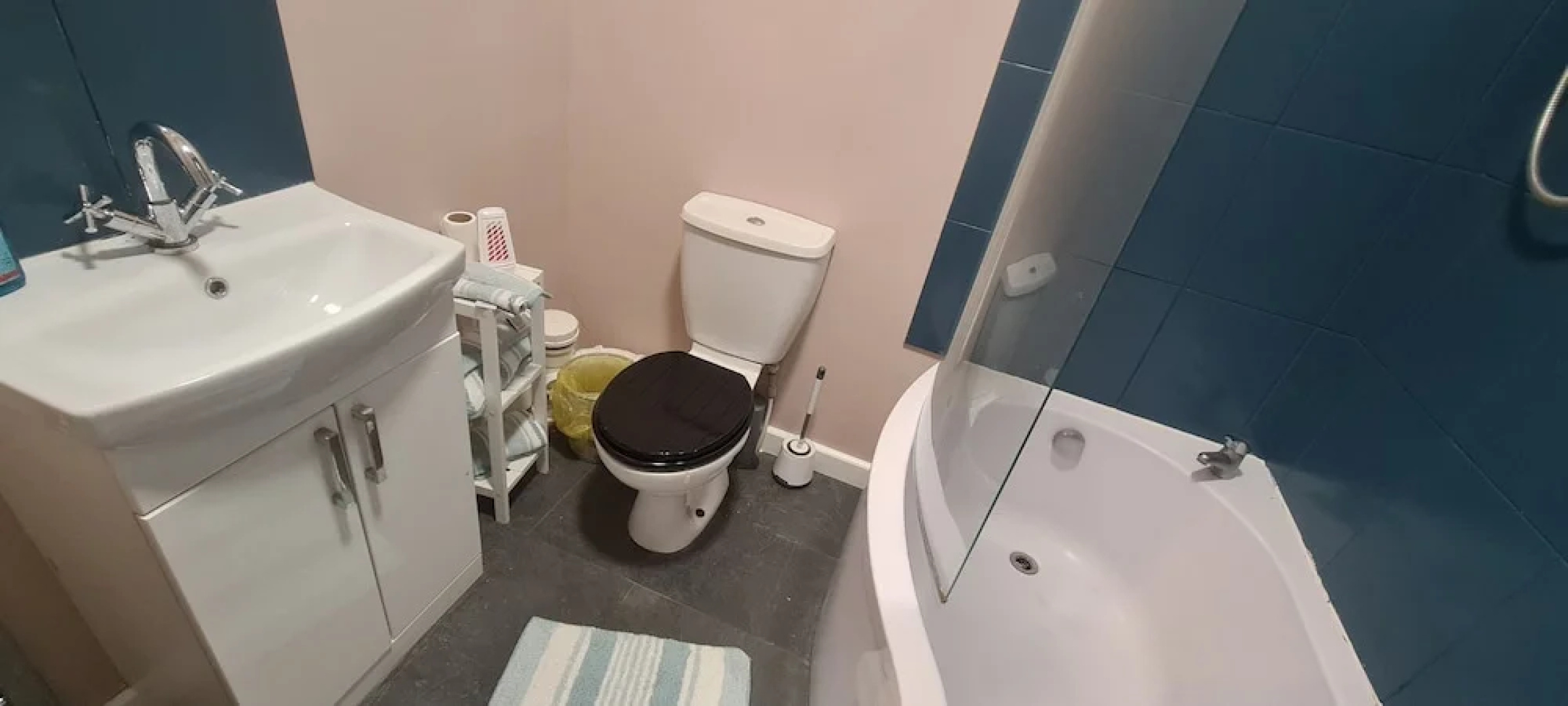Charming 1-bed Apartment in Barnsley