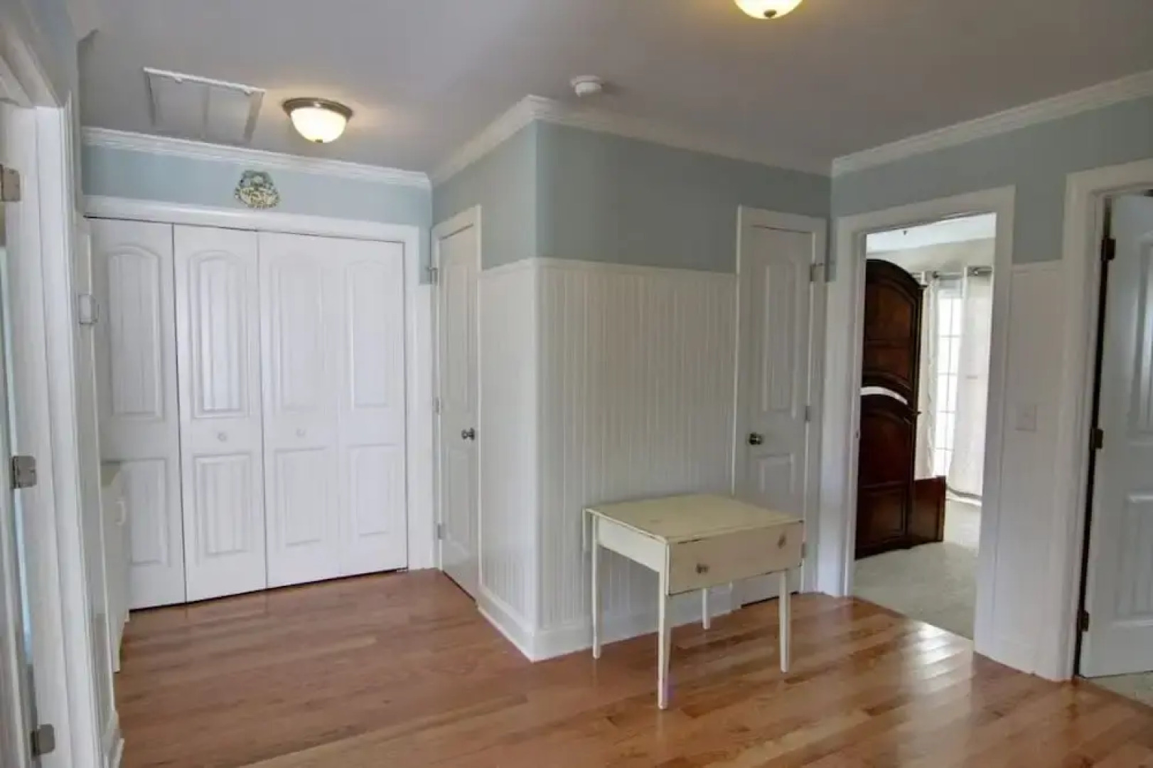 Welcome  4 Bedroom Home by RedAwning