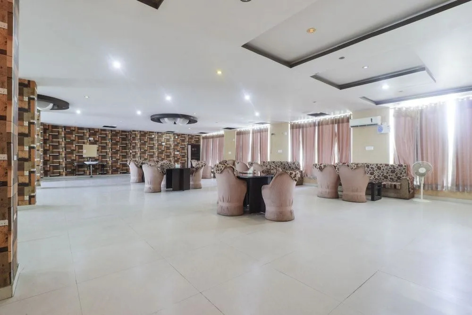 OYO 29089 Hotel Shiv Villas