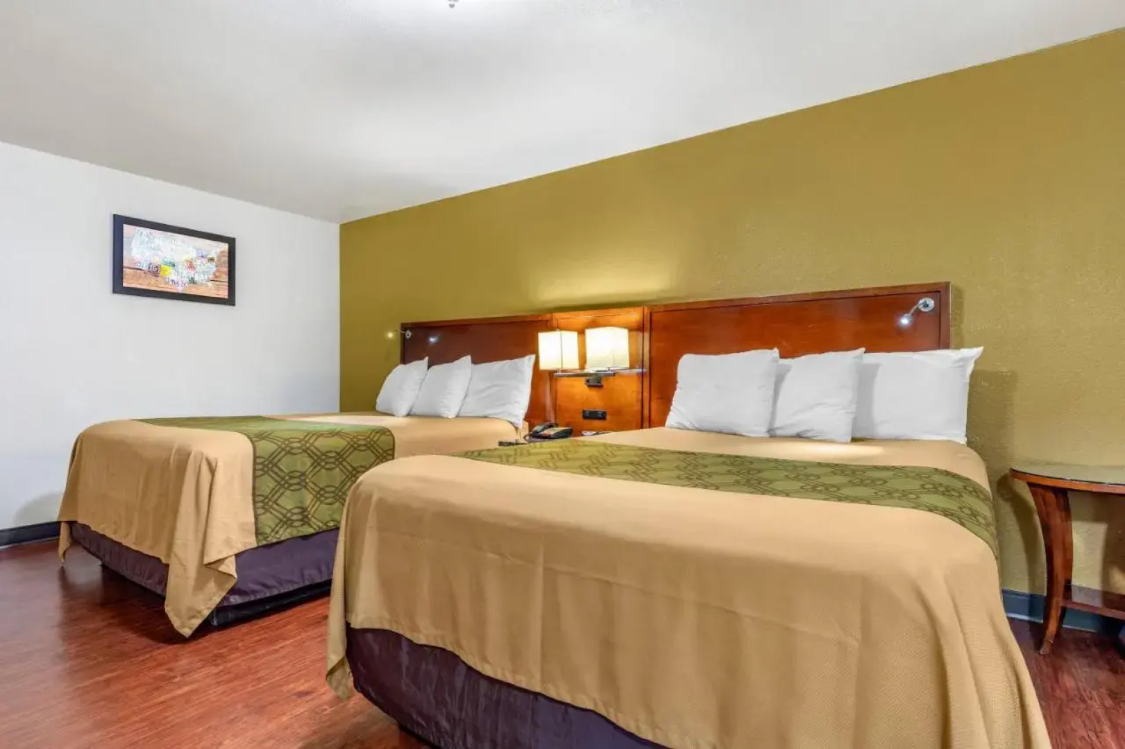 Days Inn and Suites - Tyler