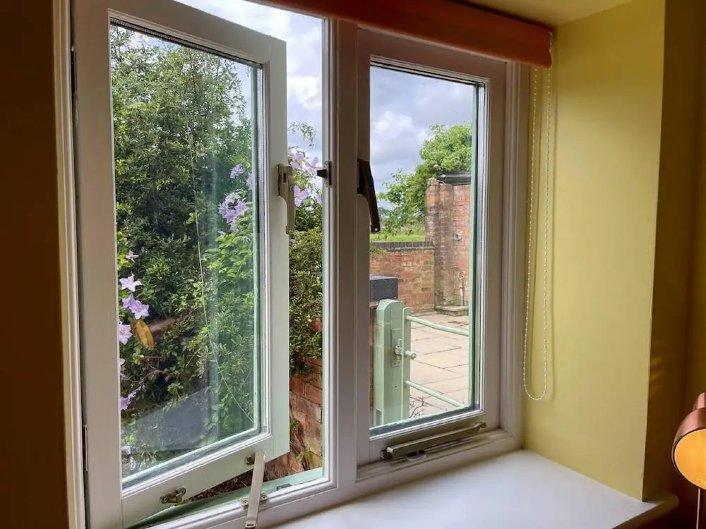 Sunshine Annex-double Bed,ensuite, Lounge, Kitchen