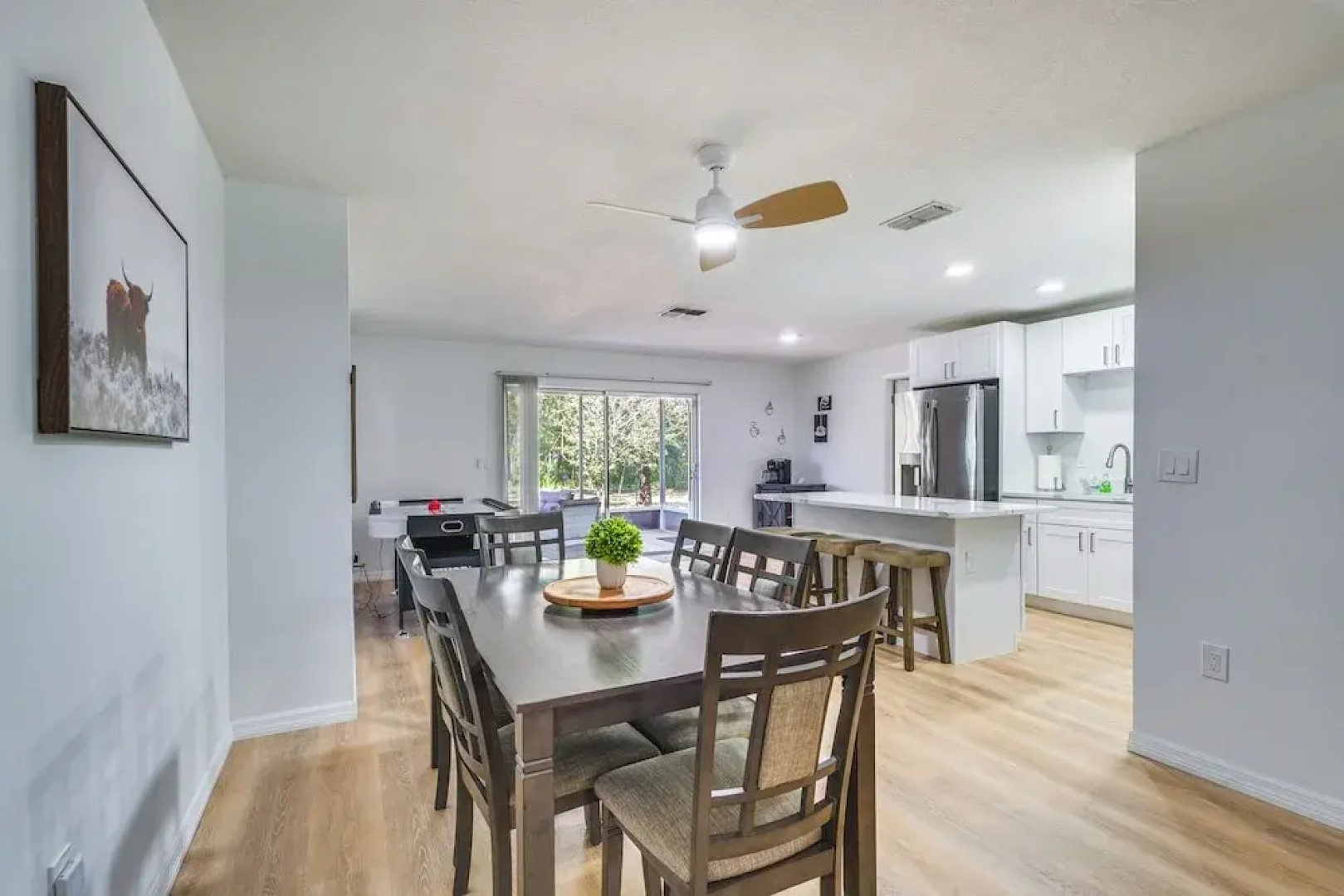 Home w/ Screened Porch, Near Weeki Wachee Springs!