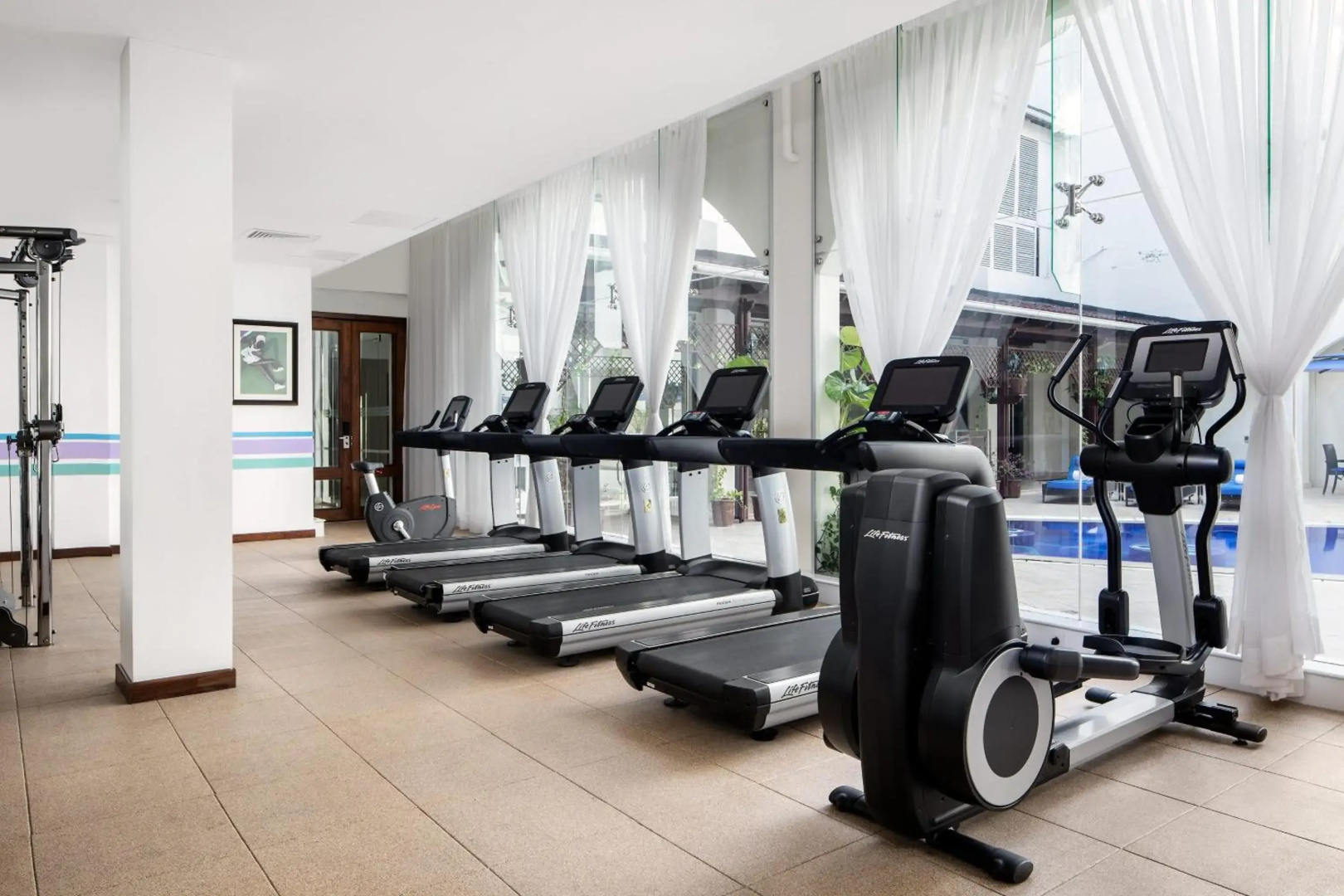Отель Four Points by Sheraton Dar es Salaam New Africa