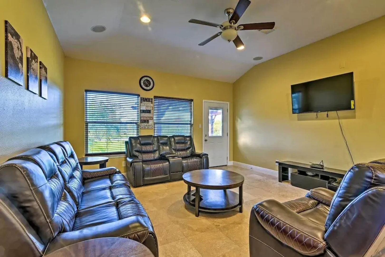 Walk to Ocean: Lakefront Dickinson Stucco House!