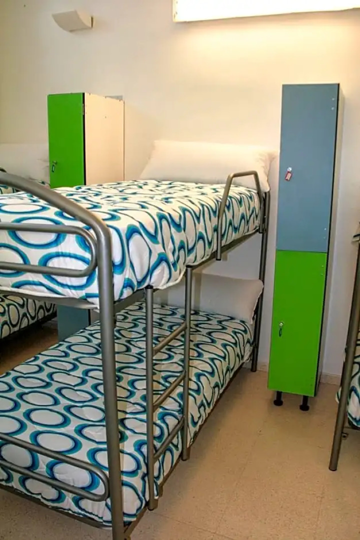 Mundaka Hostel & Sport Cafe