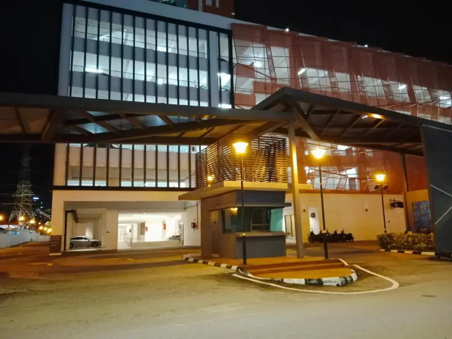 Preferred30 3R2B 7pax Meritus Perai