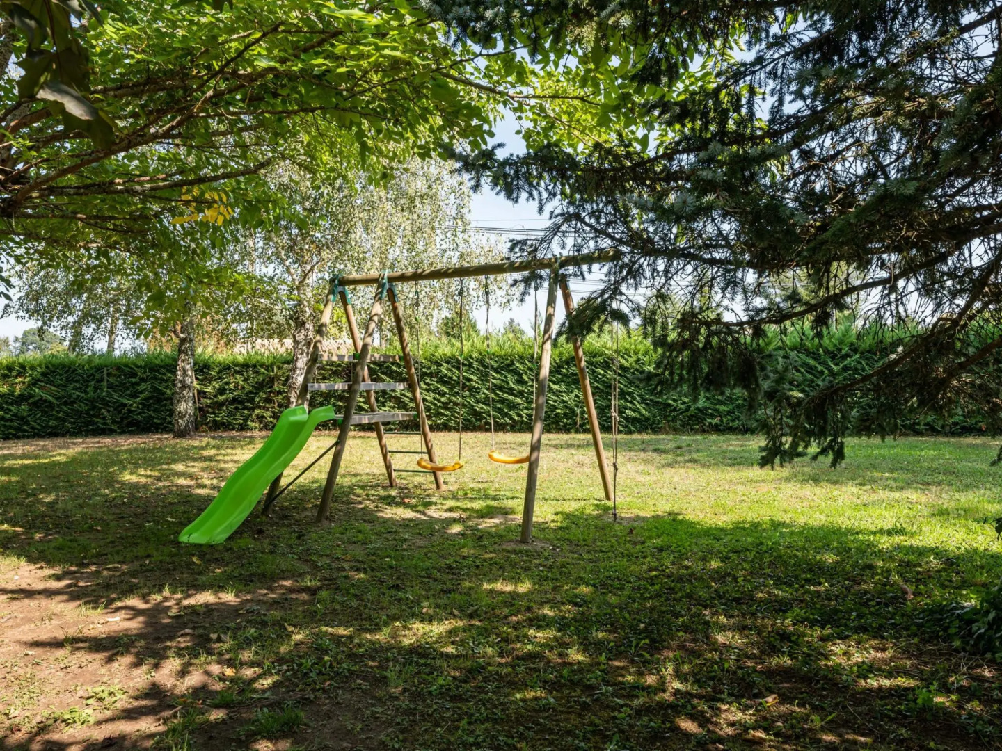 Beautiful Villa with Private Garden in Pineuilh Aquitaine