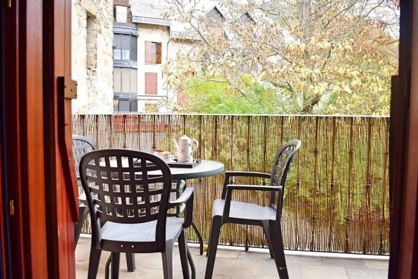 Arás Home. Gran Cocina, Terraza y Garaje