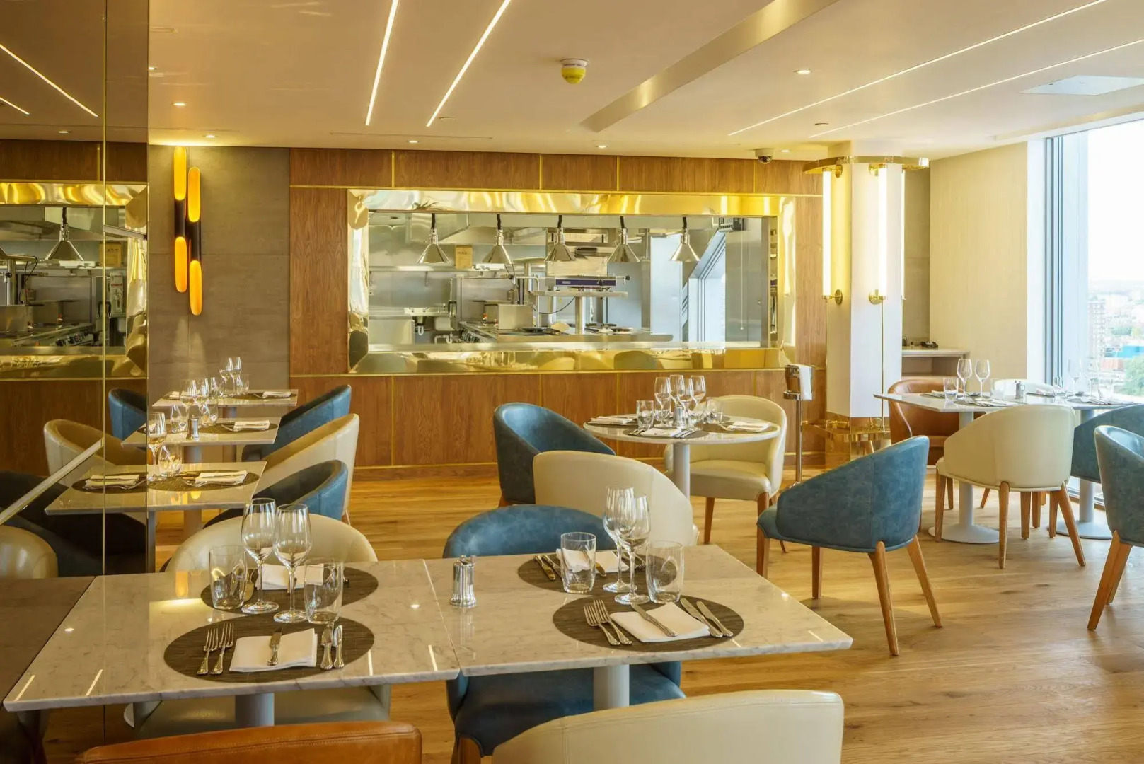 Montcalm East, Autograph Collection