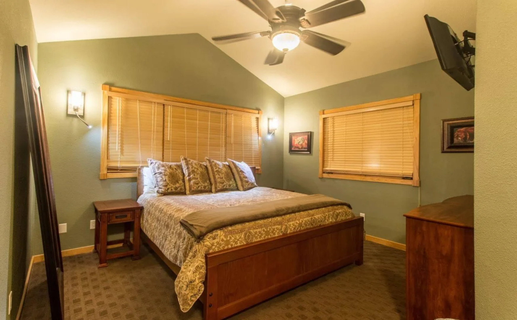 Marys Lake Lodge Mountain Resort and Condos