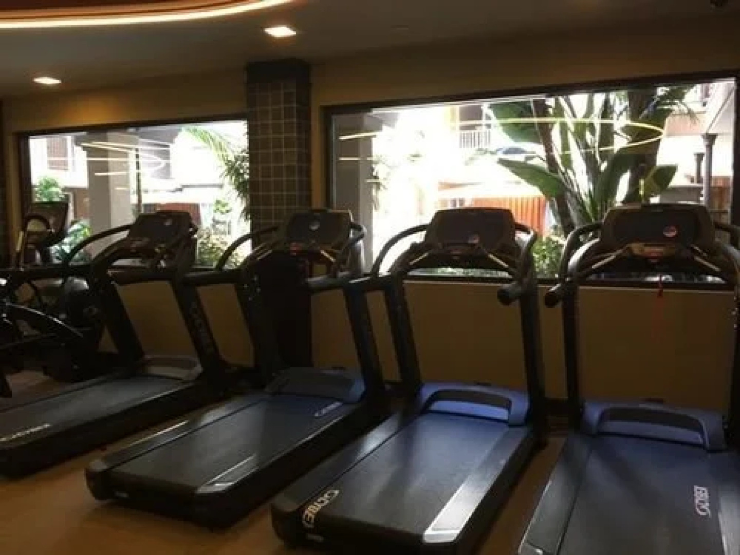 Marina Del Rey Suite 1 Br apts by RedAwning