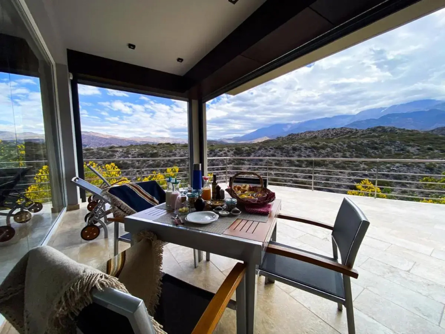 El Carmelo Mountain Lodge