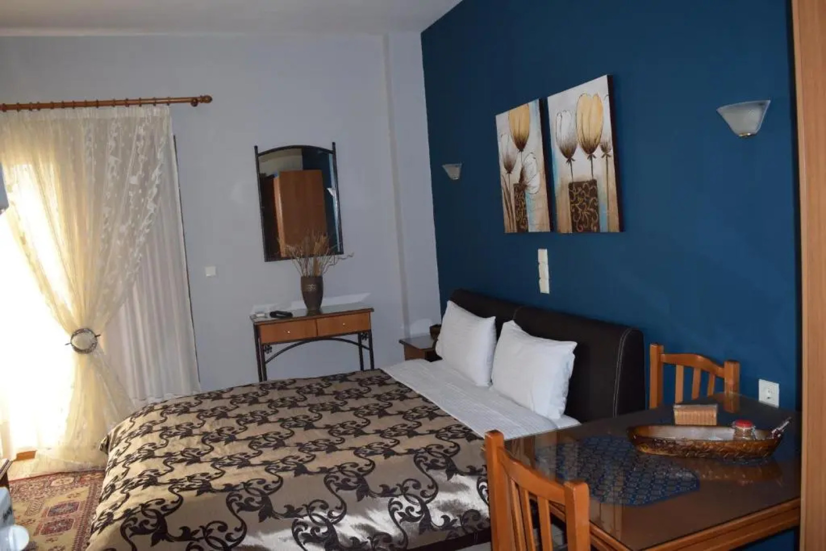 Zisis Garden Studios