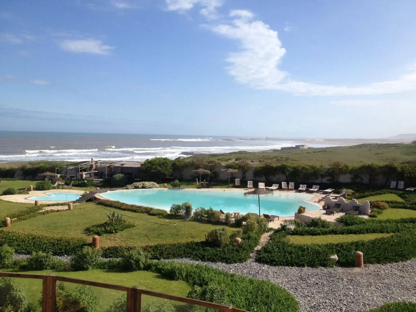 Dar Danse The Bubble On The Beach