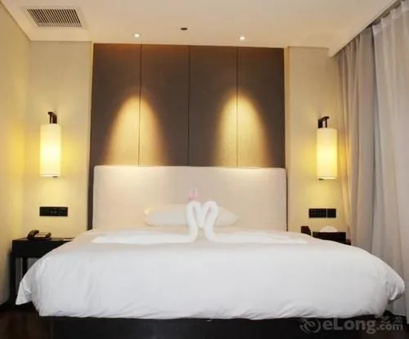 Maritime Hotel (Zhengzhou Century Amusement Park Zhongyuan Tower)