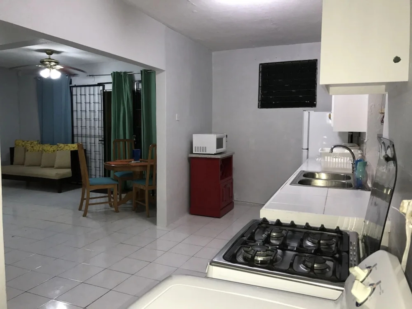 Maxwell Beach Apartment