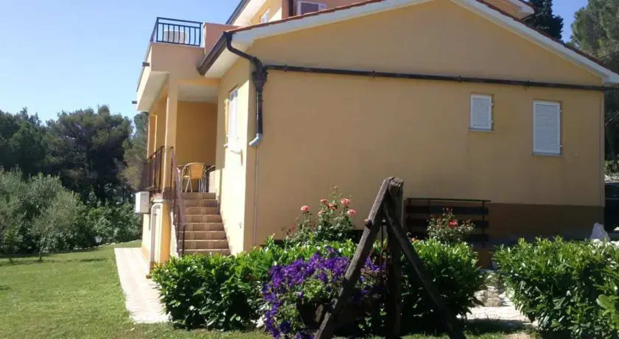 Apartments Catrovo