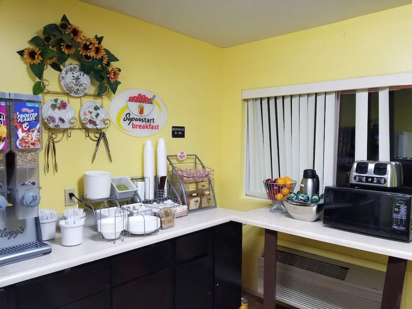 Super 8 by Wyndham Bellmawr NJ/Philadelphia PA Area