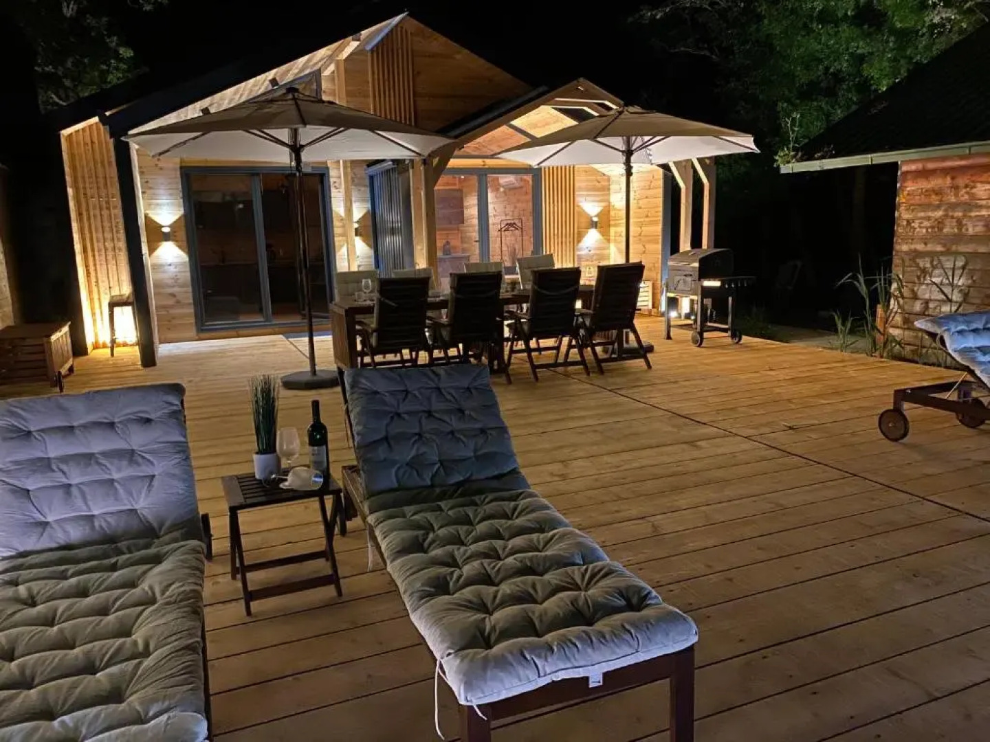 ADA BEACH HOUSE mit Wasserzugang