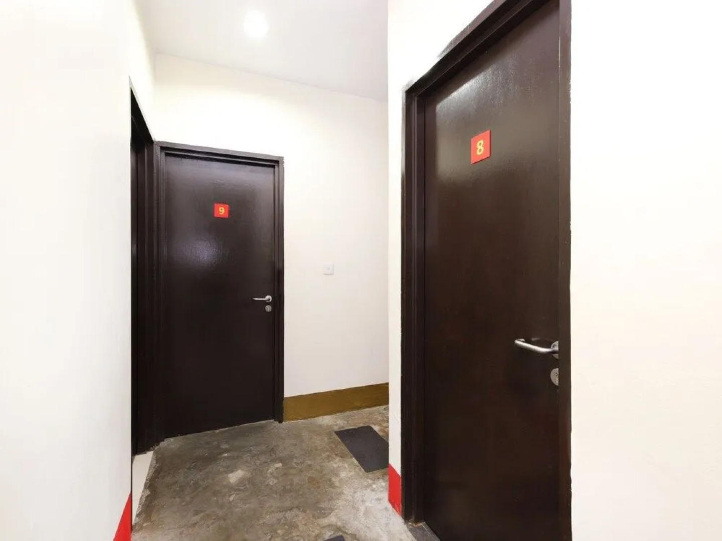 OYO 712 Hotel Corridor