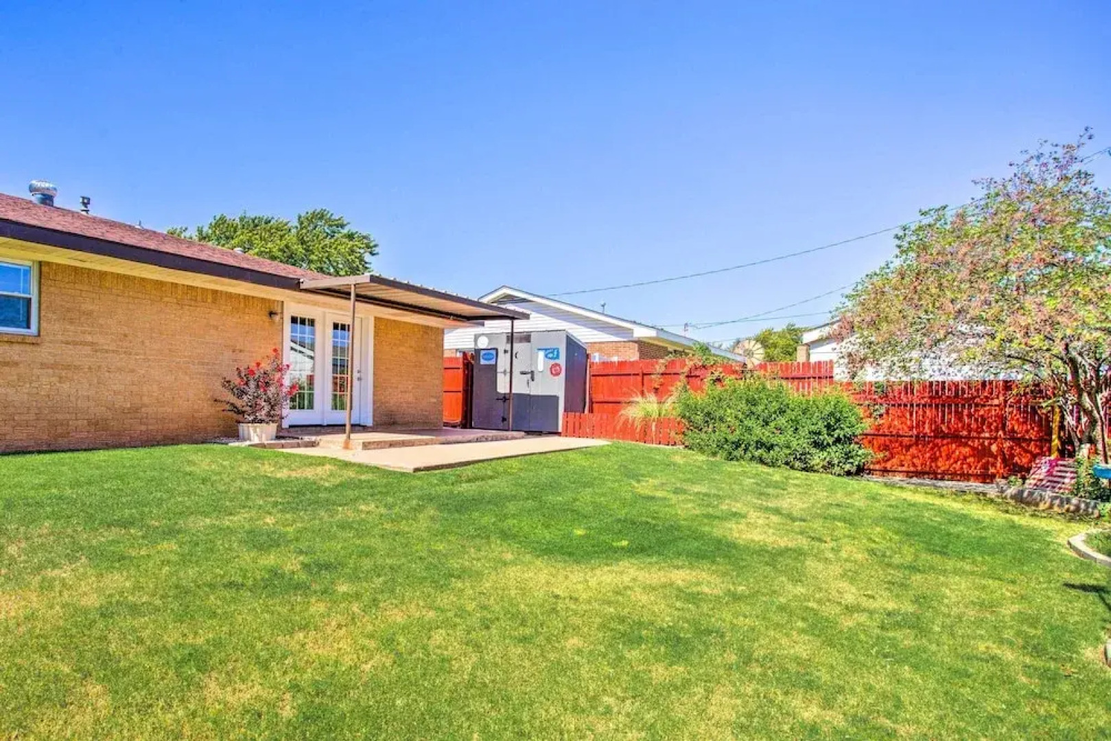 Woodward Home Near Crystal Beach Water Park!