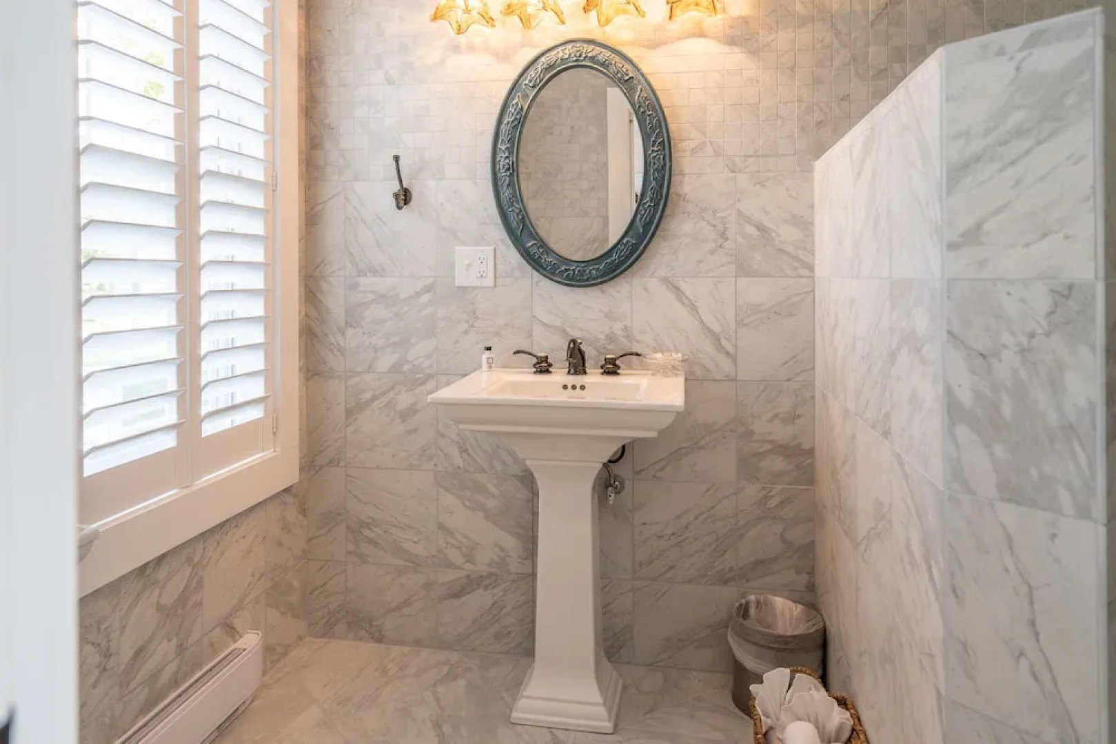 Marginal Way House Hotel