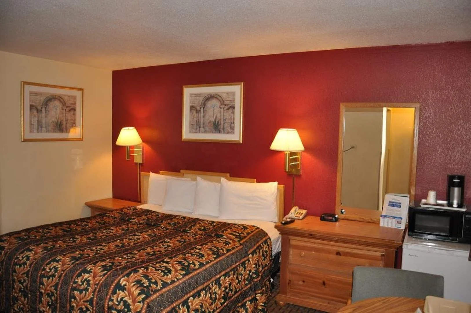 Holiday Inn Express & Suites Bloomington W Mall