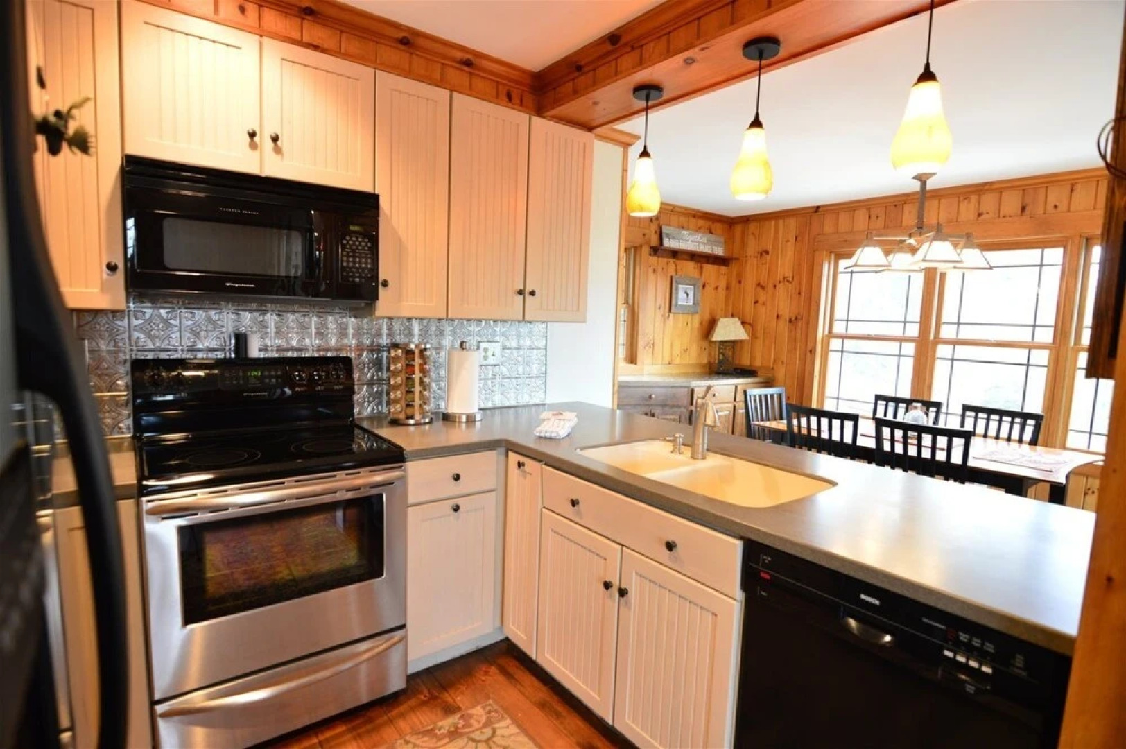 Private Pet Friendly 4 Bedroom Deluxe Vacation Home, Close to Waterville Valley Resort! - Wv68t