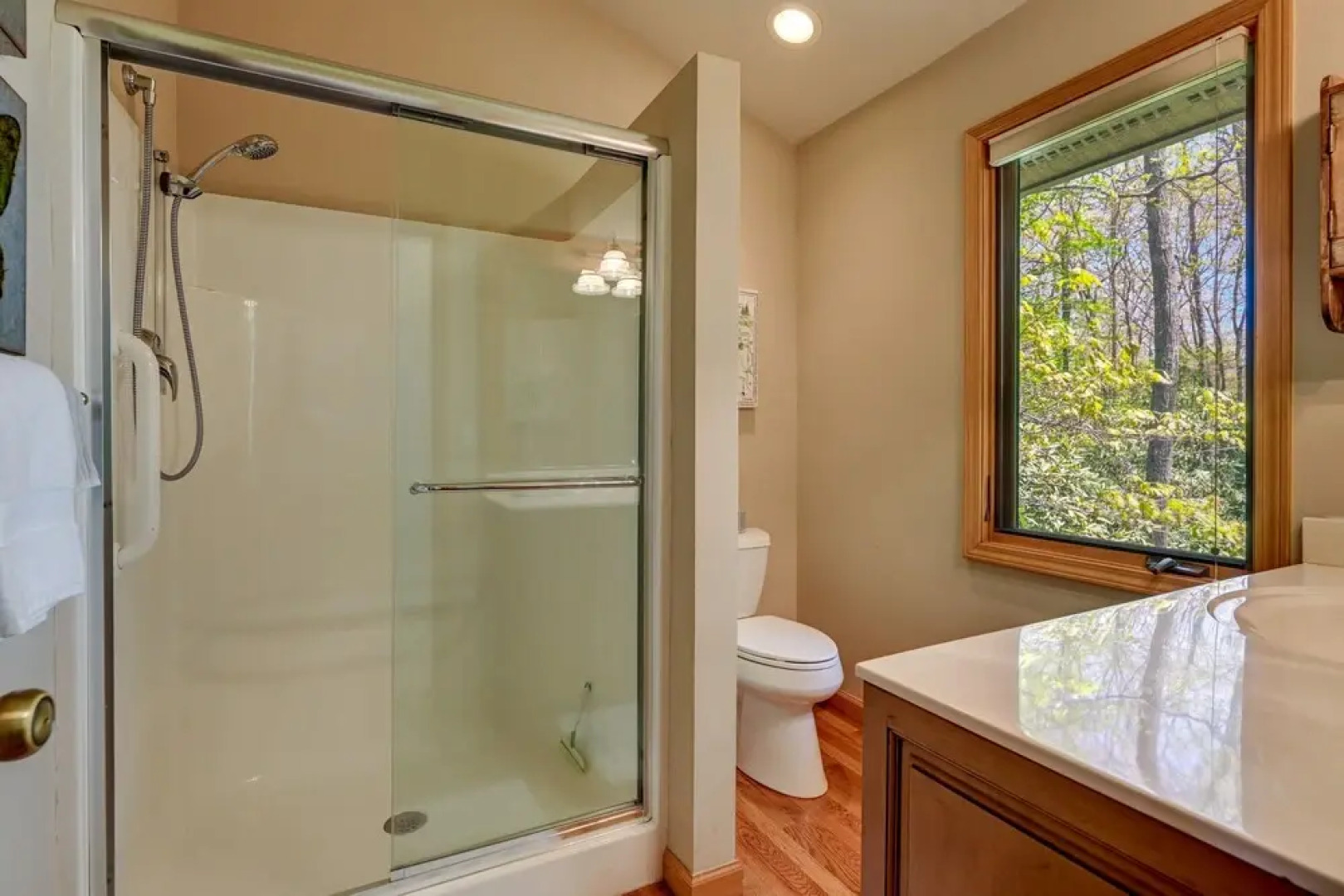 Luxe Glenville Cabin w/ Porch & BBQ ~ 5 Mi to Lake