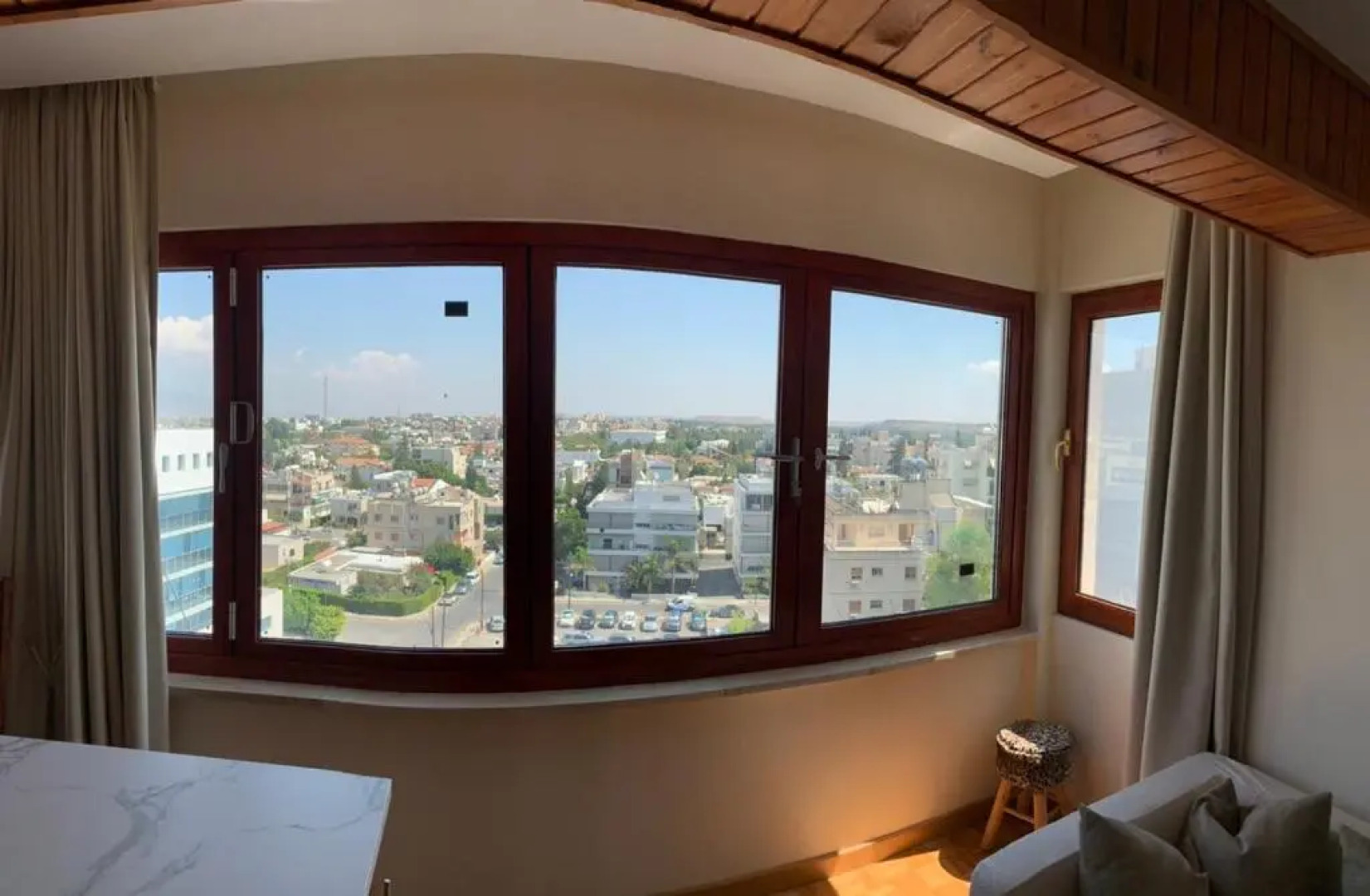 luxury 2 bed room apartment fully furnished