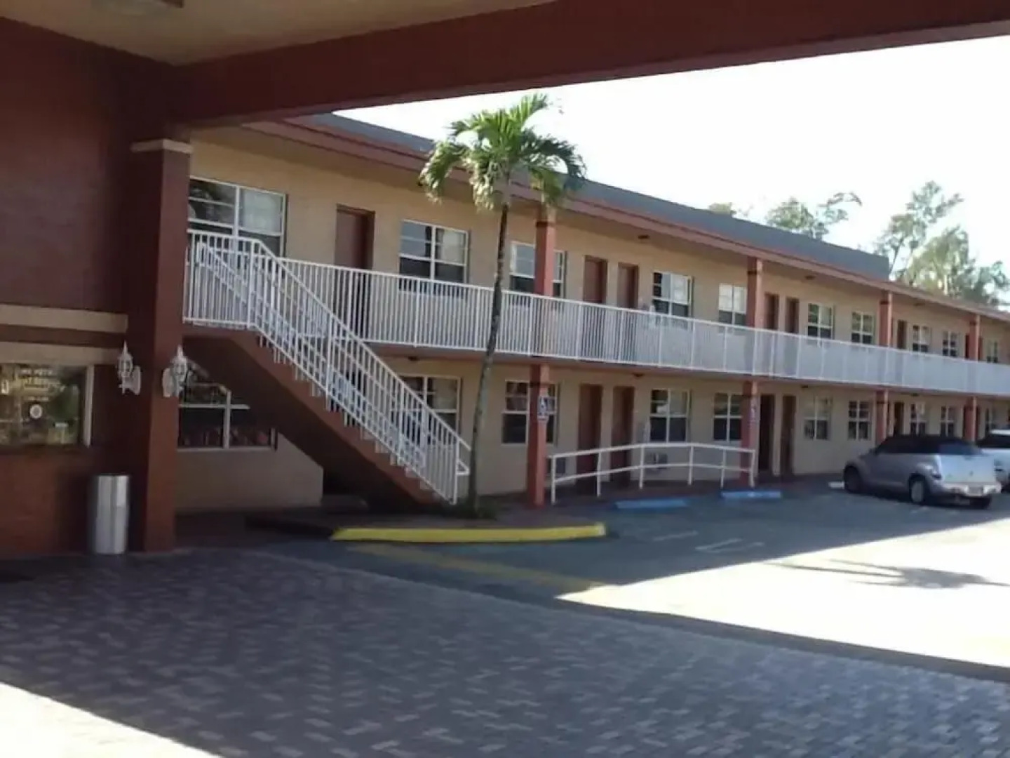 Americas Best Inn and Suites Fort Lauderdale North
