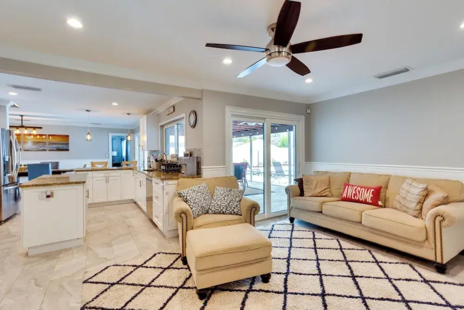 Pool & Screened-in Patio: Tropical Florida Abode