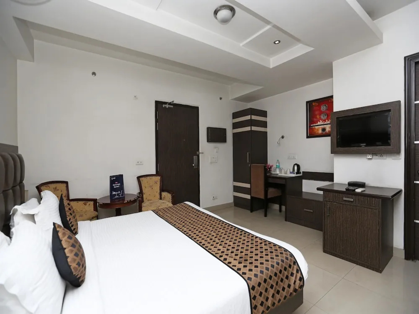 OYO 16004 Le Crescent