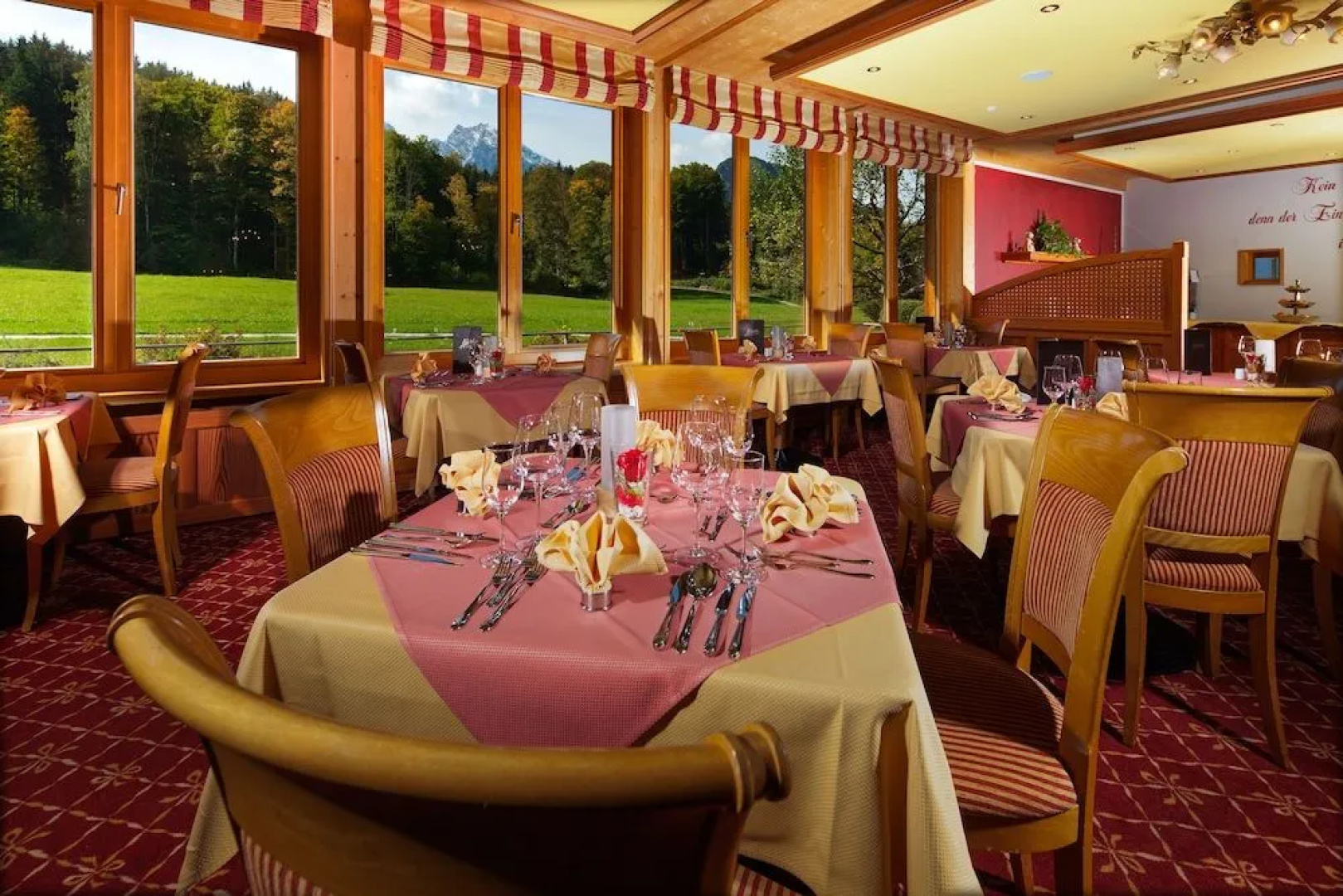 Alm- & Wellnesshotel Alpenhof