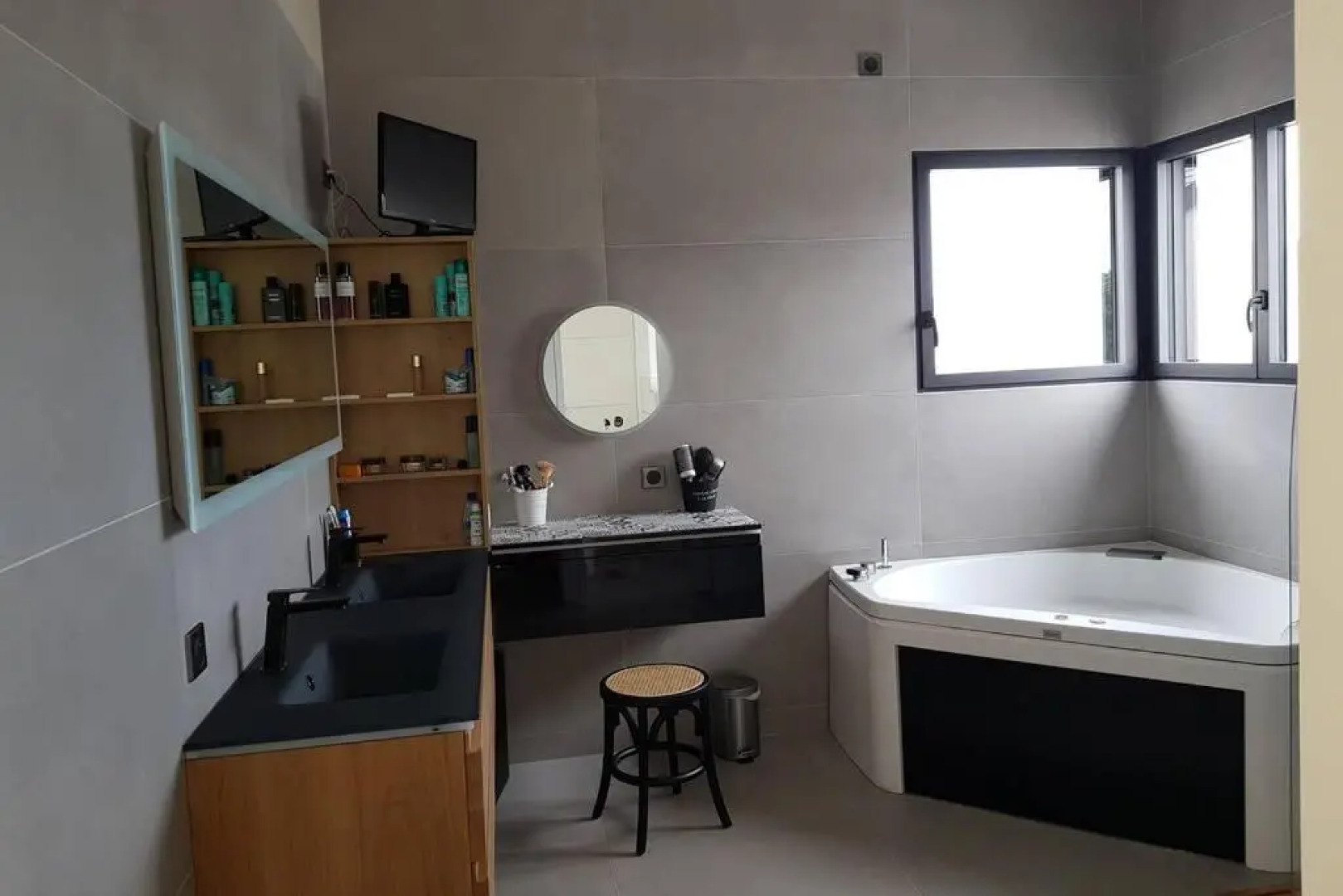 La Villa Thelma 5 étoiles, piscine, sauna et jacuzzi