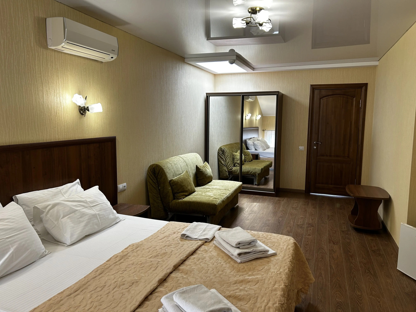 Айсберг (Геленджик)