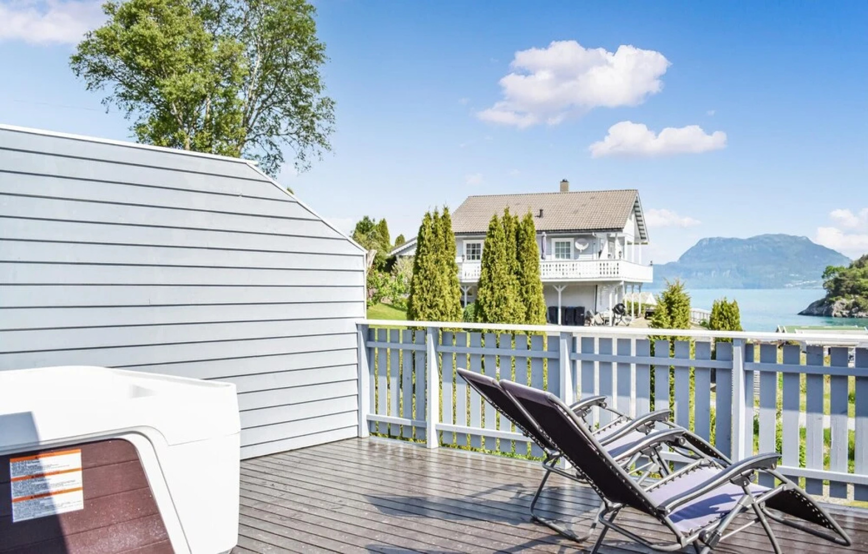 Beautiful Home in Bjoa With 4 Bedrooms and Wifi