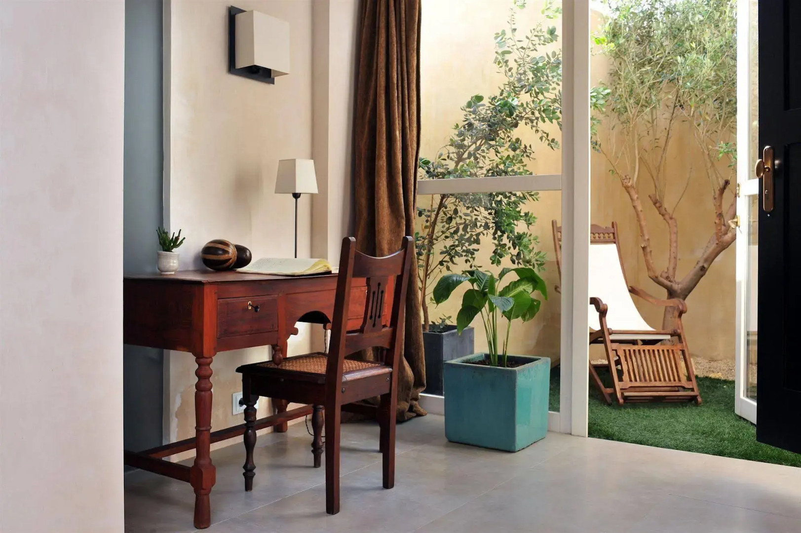 Boutique Hotel V-by Grupo Tribu