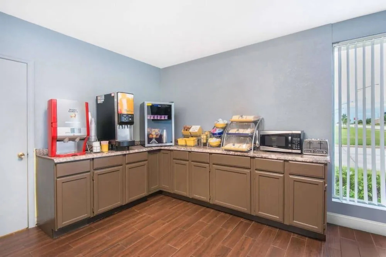 Blueway Inn and Suites El Dorado