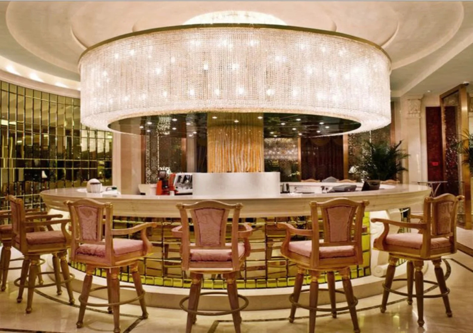 Noble International Hotel