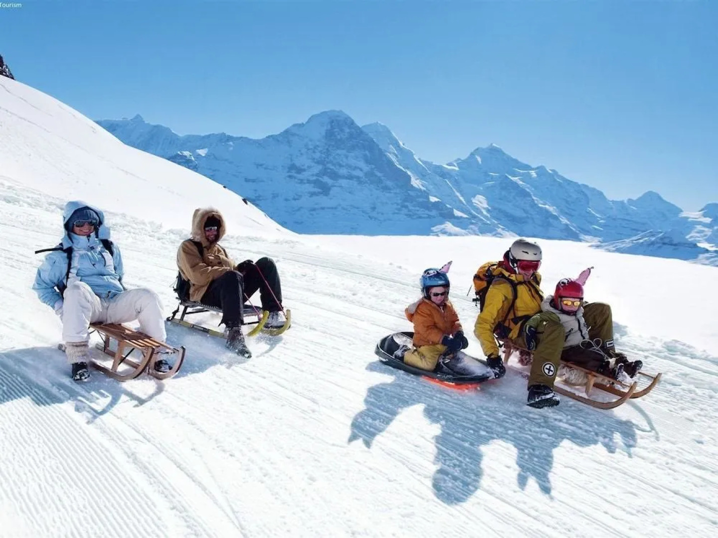 Scenic Holiday Home in Kandergrund With Altels View