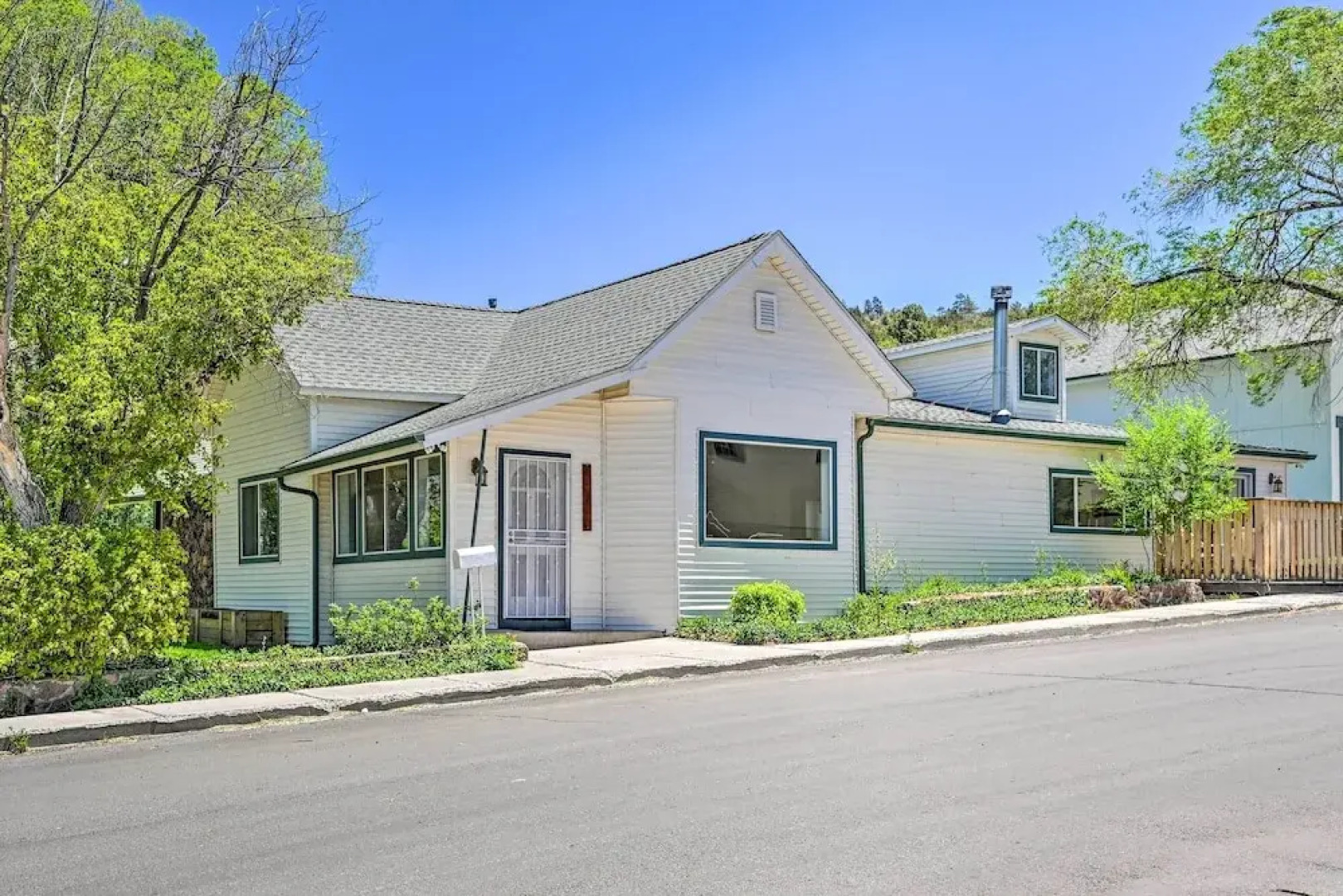 Stylish Basecamp 6850' Near Downtown Williams!