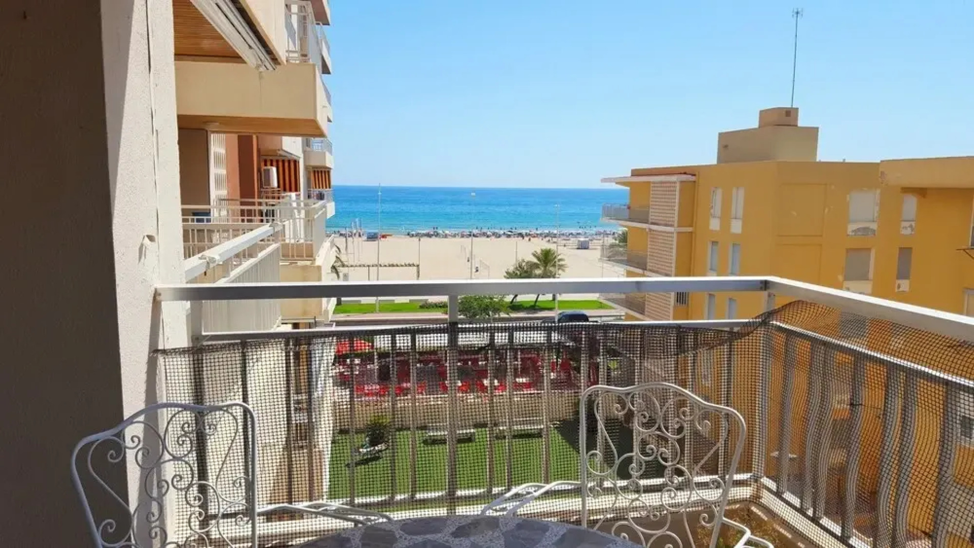 Torres Del Mar 3  - 4  - 10