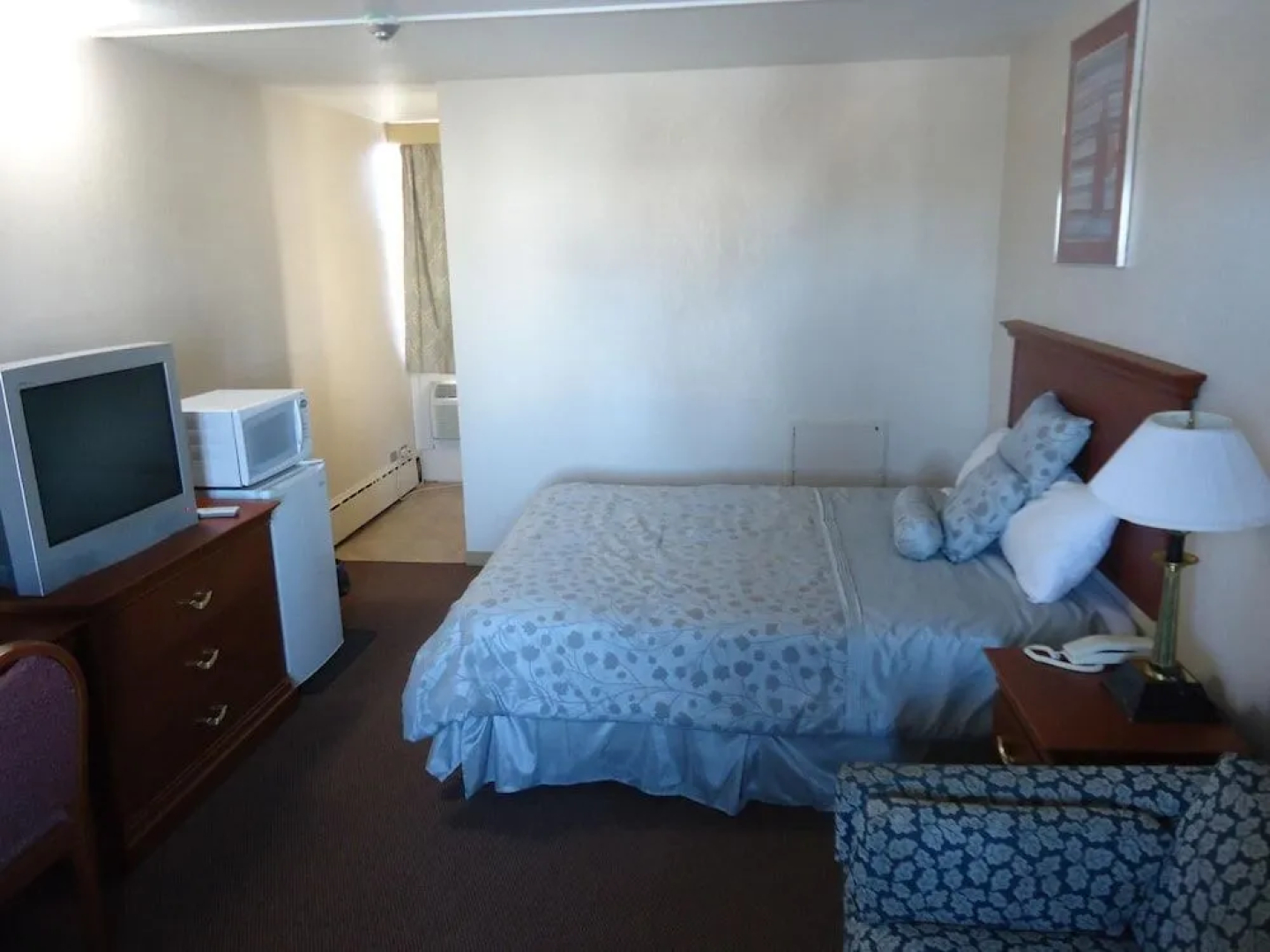 Canadiana Motel