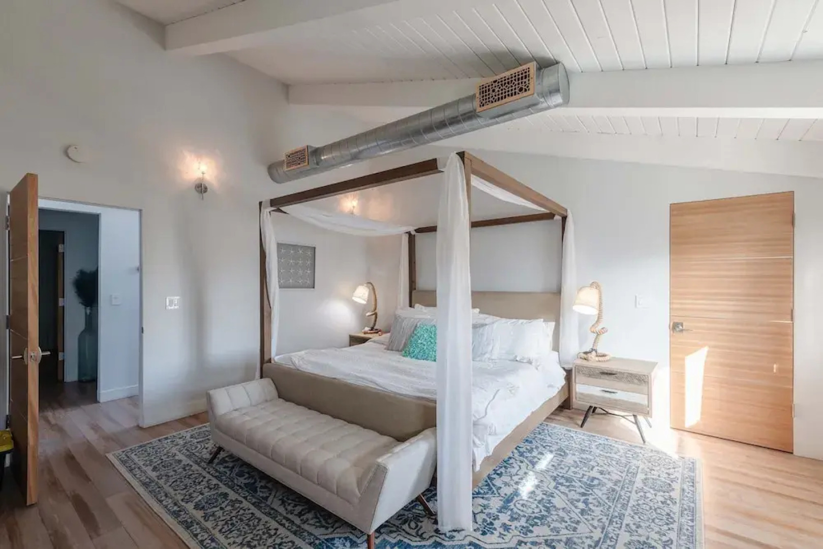 Your Coastal Getaway in Manhattan Beach Awaits