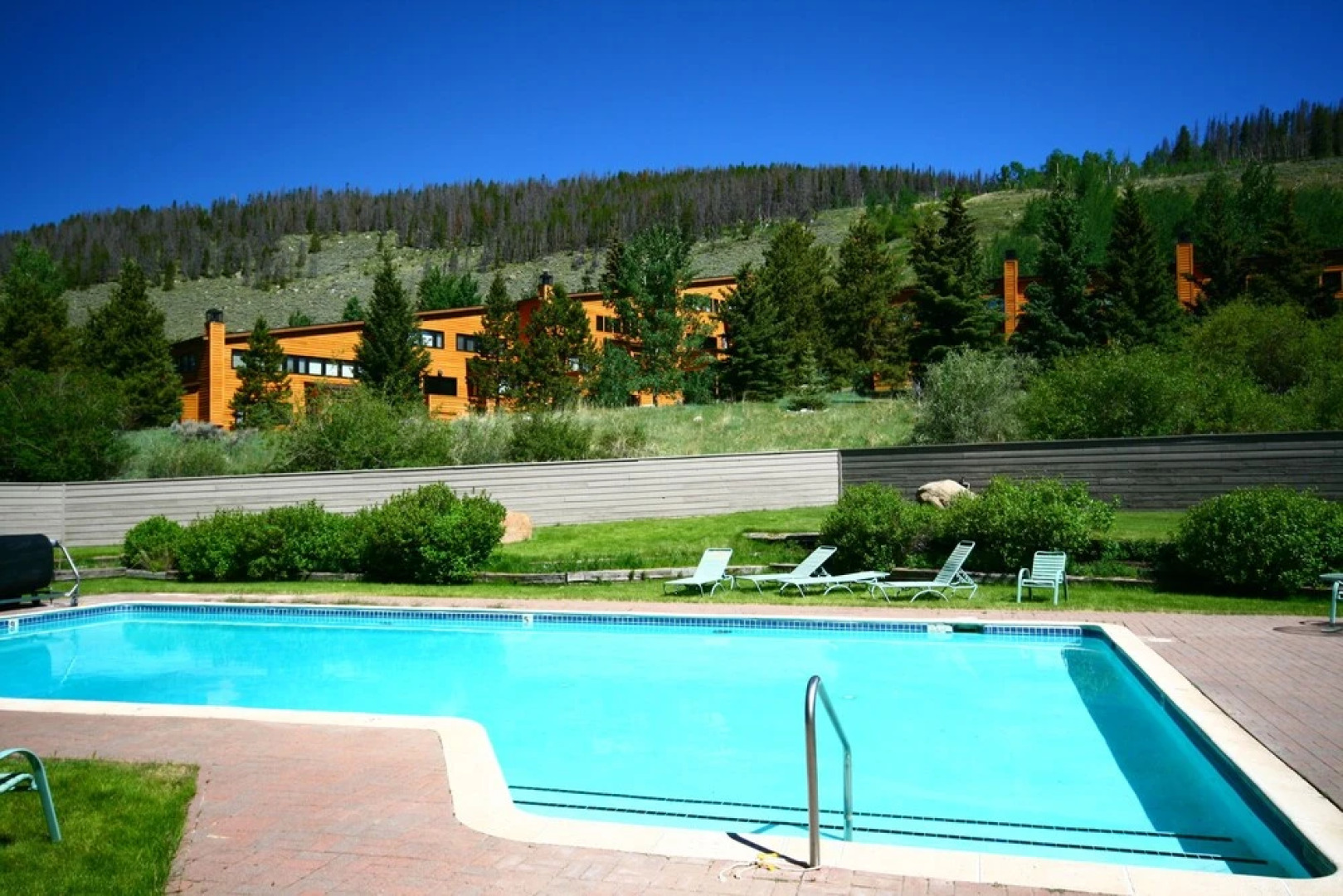 Tennis Townhomes 1323